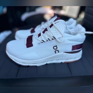 NWOT On Cloudnova 2 Mulberry